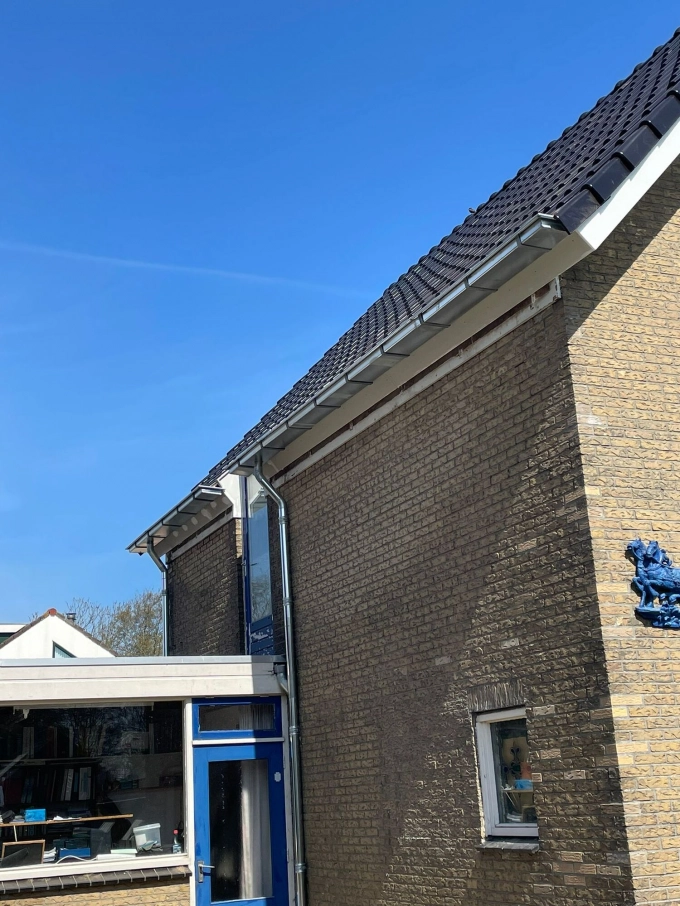 Zink en goten bij complete renovatie Texel